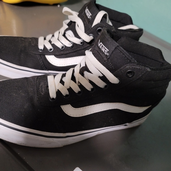 Vans - Picture 3 of 3